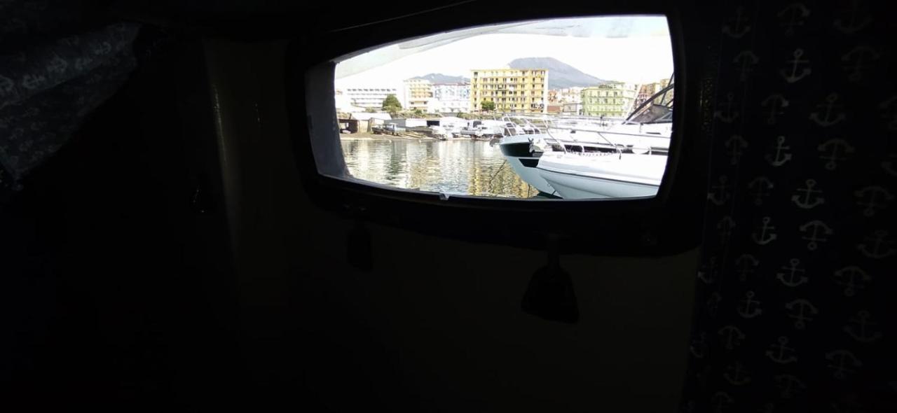 House Boat Hotel Torre del Greco Bagian luar foto