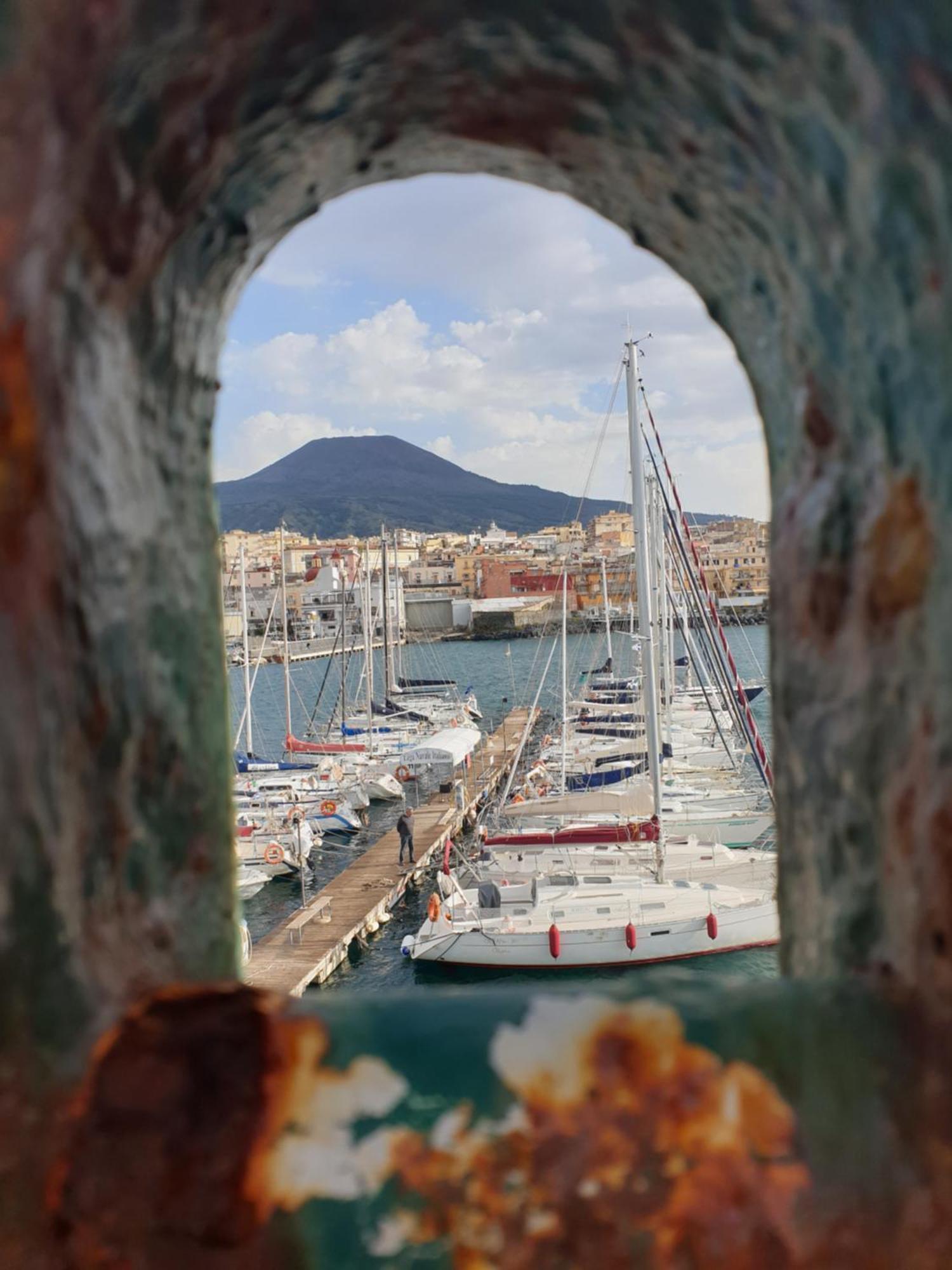 House Boat Hotel Torre del Greco Bagian luar foto